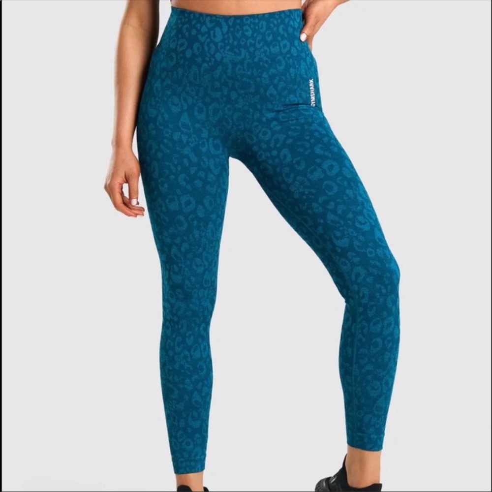 Gymshark Adapt Camo leggings Size M green